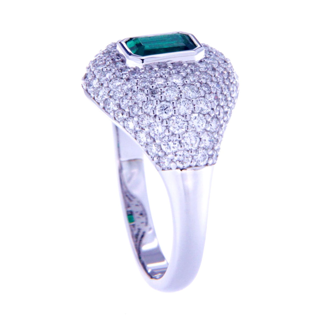 Glittering Emerald Set Ring