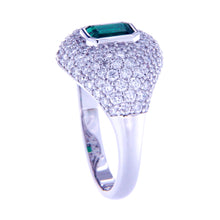 Glittering Emerald Set Ring