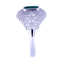Glittering Emerald Set Ring
