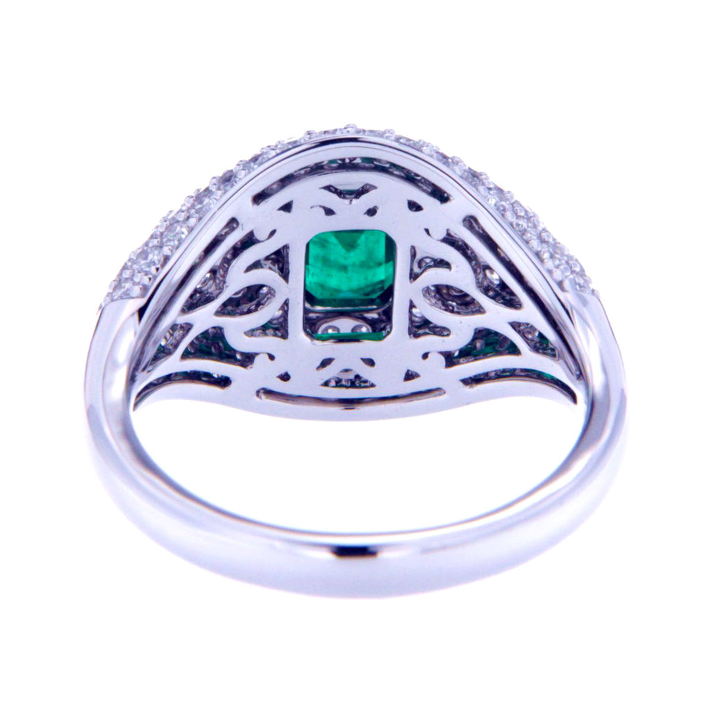 Glittering Emerald Set Ring