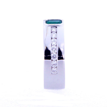 Emerald and Diamond Embedded Band