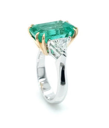 Elegant Emerald Ring