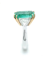 Elegant Emerald Ring