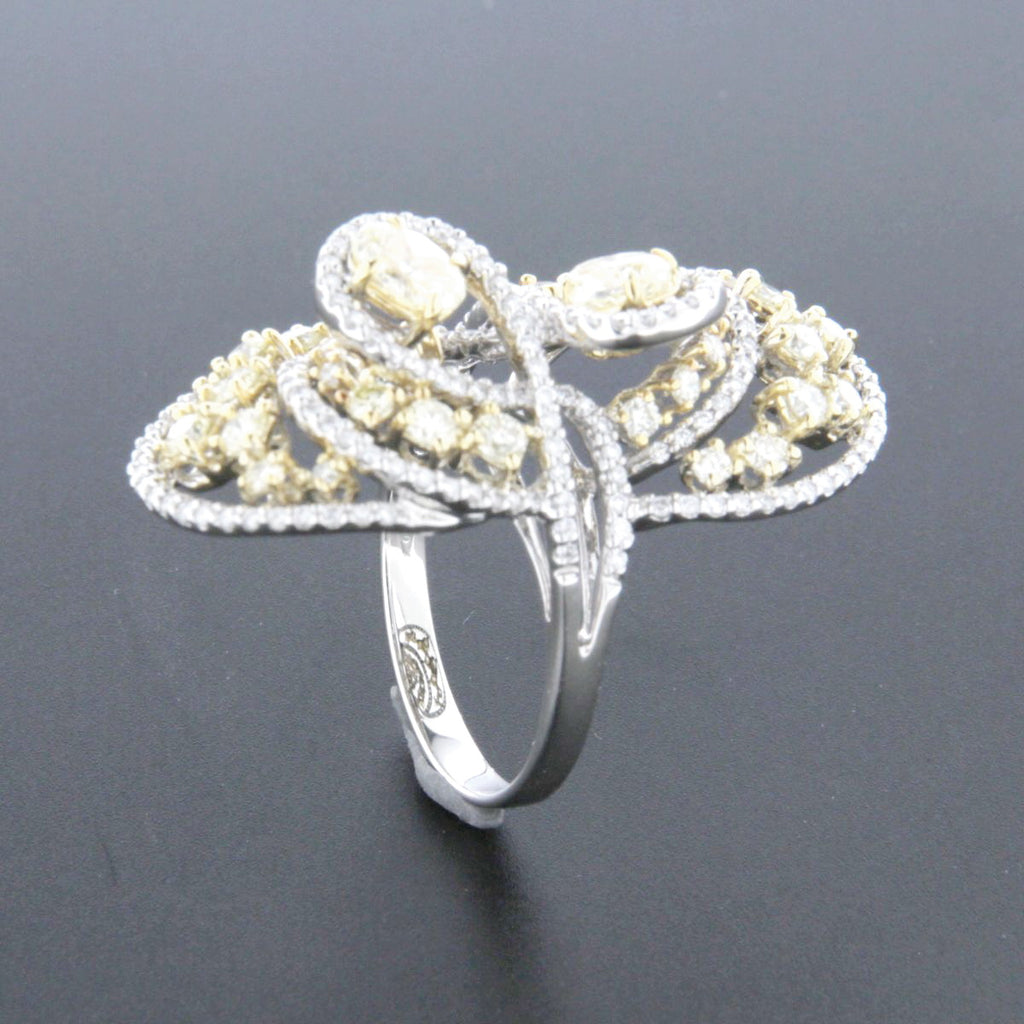 Fancy Diamond Ring 7833RO27172